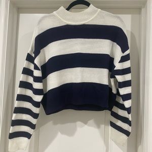 H&M Navy Blue and White Crop Sweater Size M